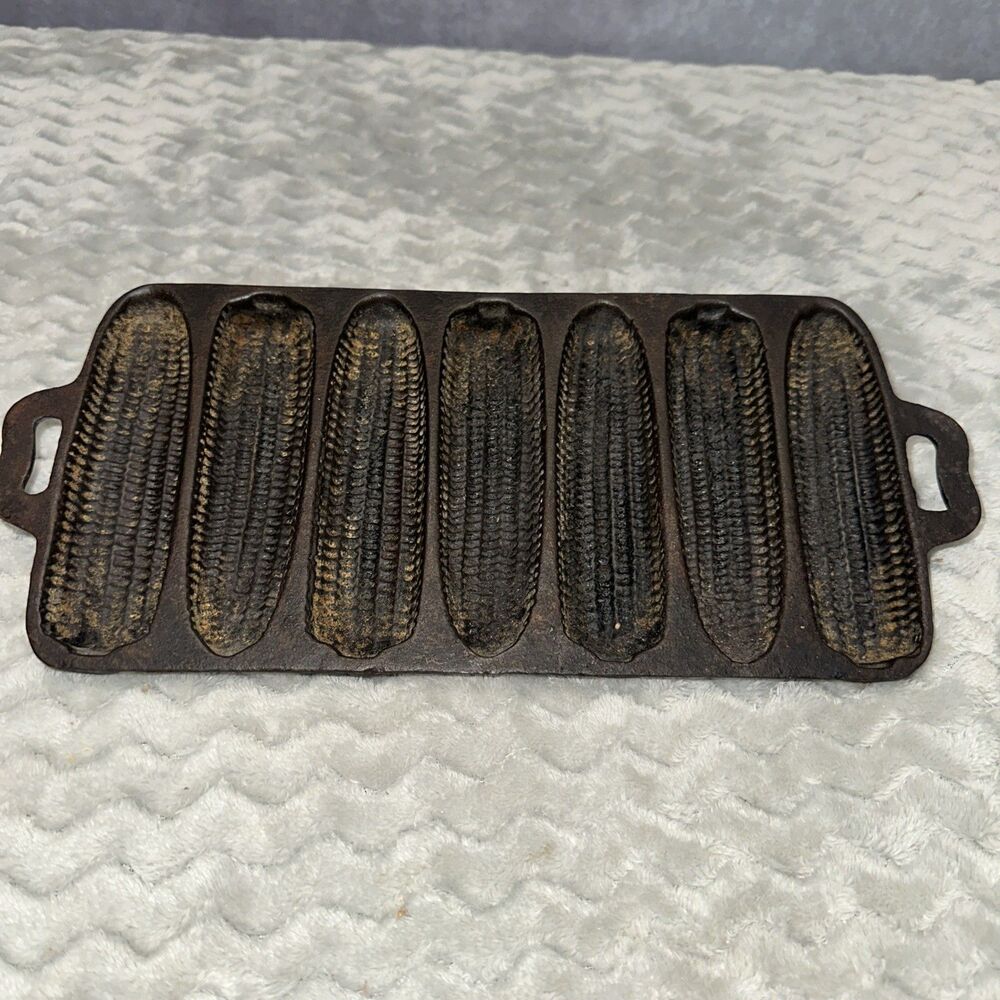 Vintage Cast Iron Cornbread Stick Pan 7 Corn Cob Ear Baking Mold Marked 7S Bread
